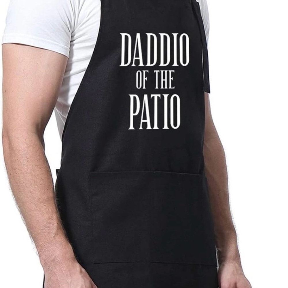 Daddio of the Patio black apron